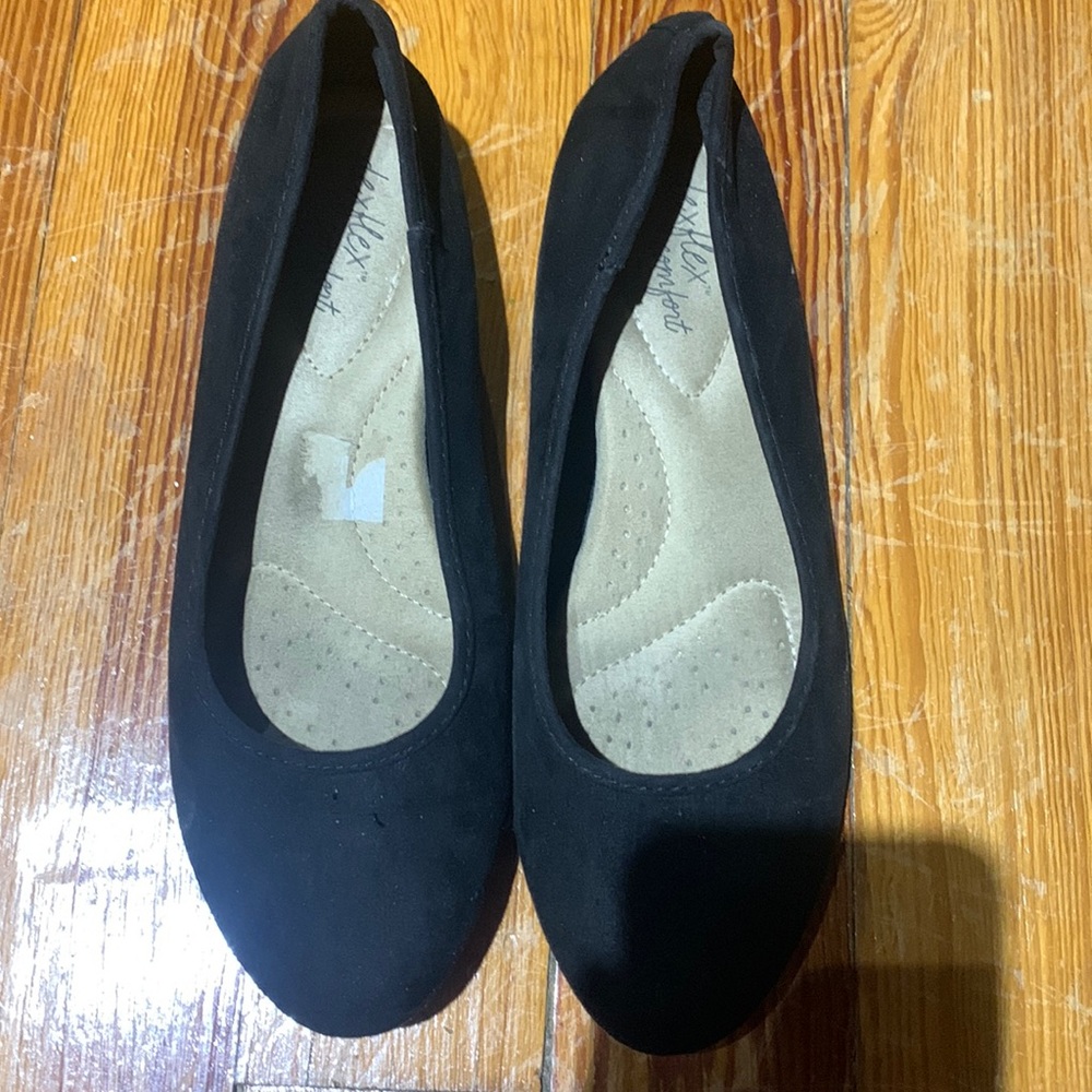 black flats